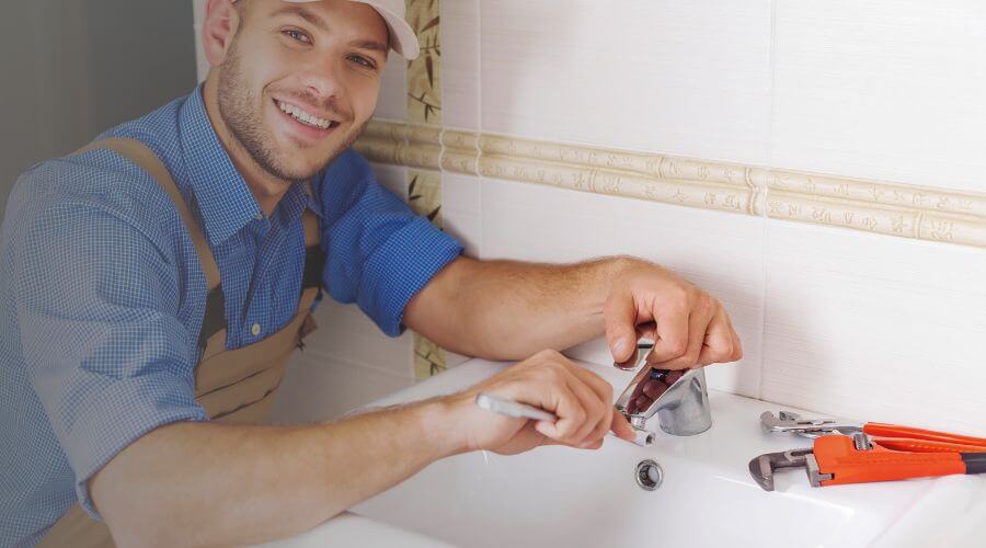 Professional clogged drains services in Robins, IA